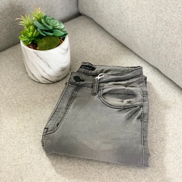 LAST 1❗️CINDY✨MUST HAVE-Gray High Rise Denim Jeans - Picture 4 of 8